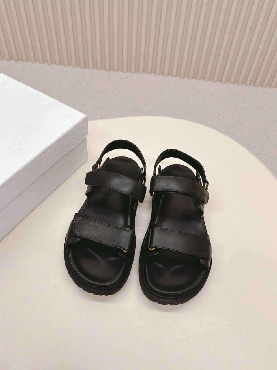 Sandalias de Plataforma de Luj - Velcro Hook Loop reseña y precio